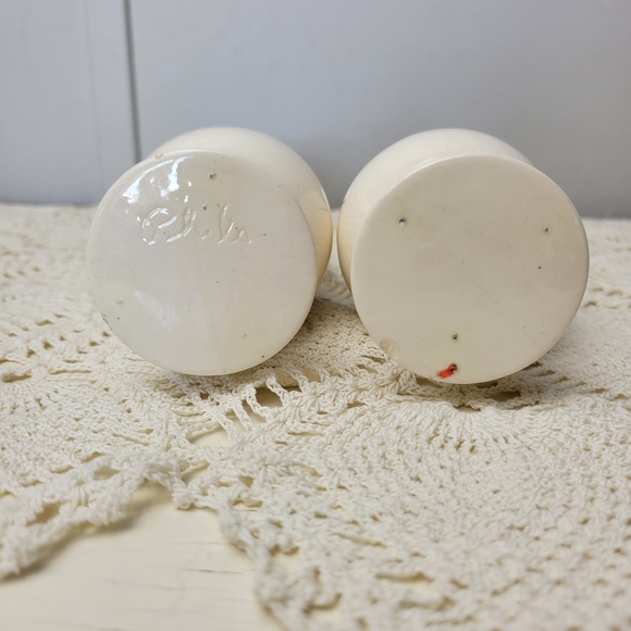 Vintage Decor Bundle Crock Letter Holder Vases Crochet Doilie - Picture 14 of 16